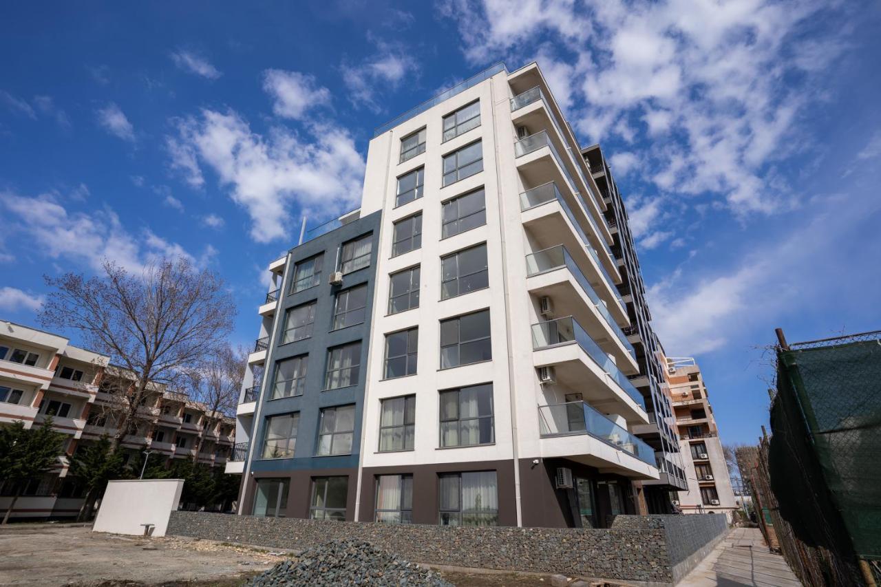 Velier Holiday Apartments Mamaia Bagian luar foto