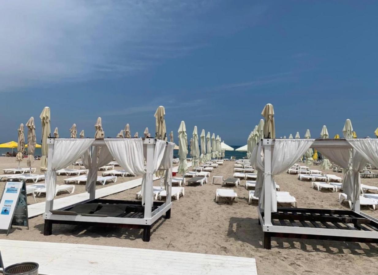 Velier Holiday Apartments Mamaia Bagian luar foto