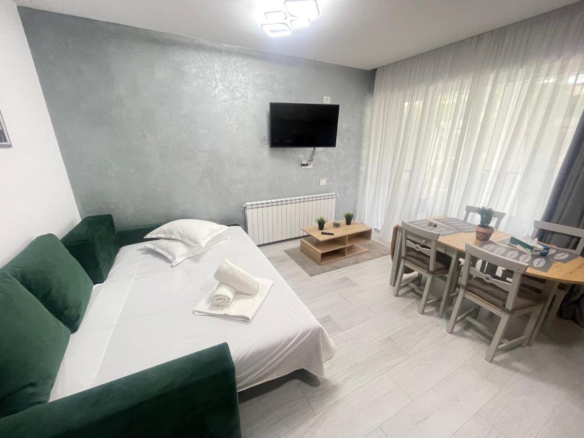 Velier Holiday Apartments Mamaia Bagian luar foto