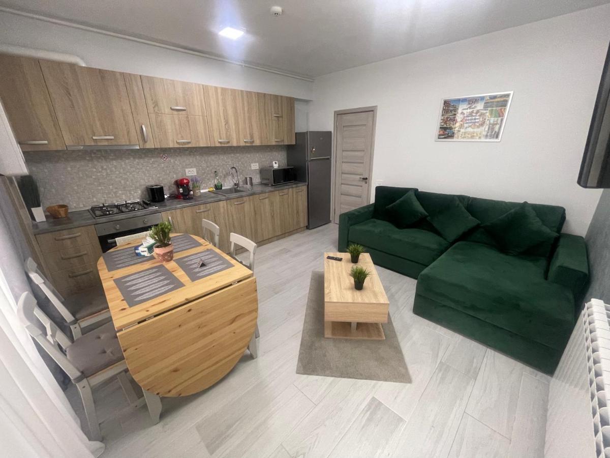 Velier Holiday Apartments Mamaia Bagian luar foto
