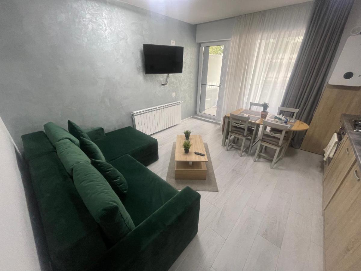 Velier Holiday Apartments Mamaia Bagian luar foto