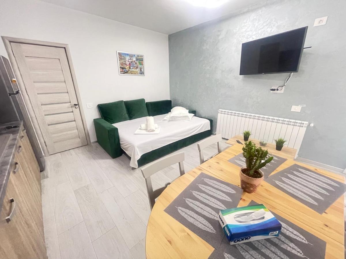 Velier Holiday Apartments Mamaia Bagian luar foto