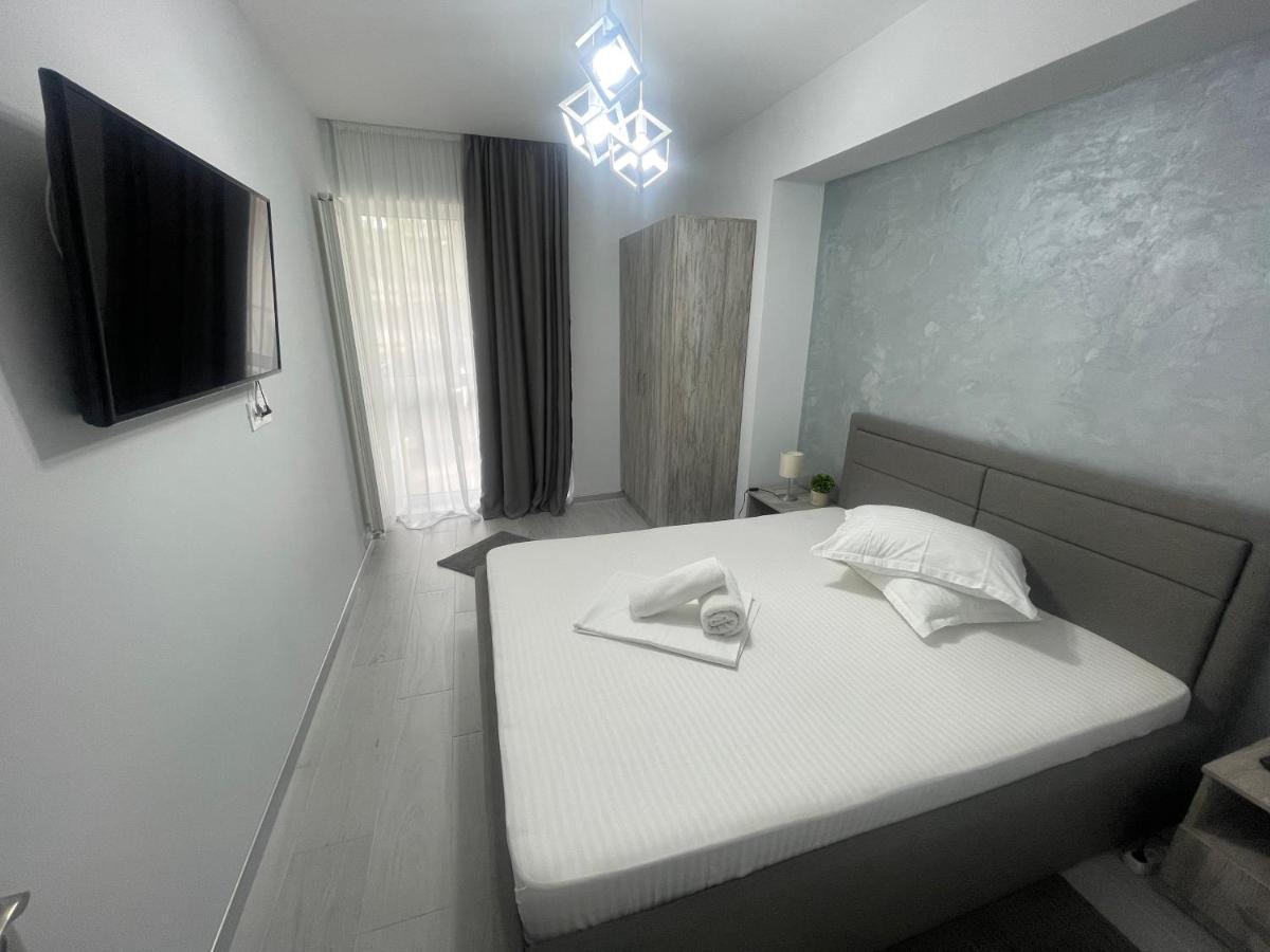 Velier Holiday Apartments Mamaia Bagian luar foto